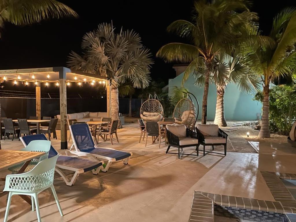 Island Club Turks & Grace Bay Place Buitenkant foto
