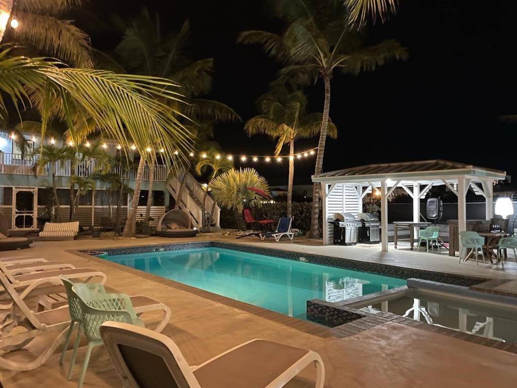 Island Club Turks & Grace Bay Place Buitenkant foto