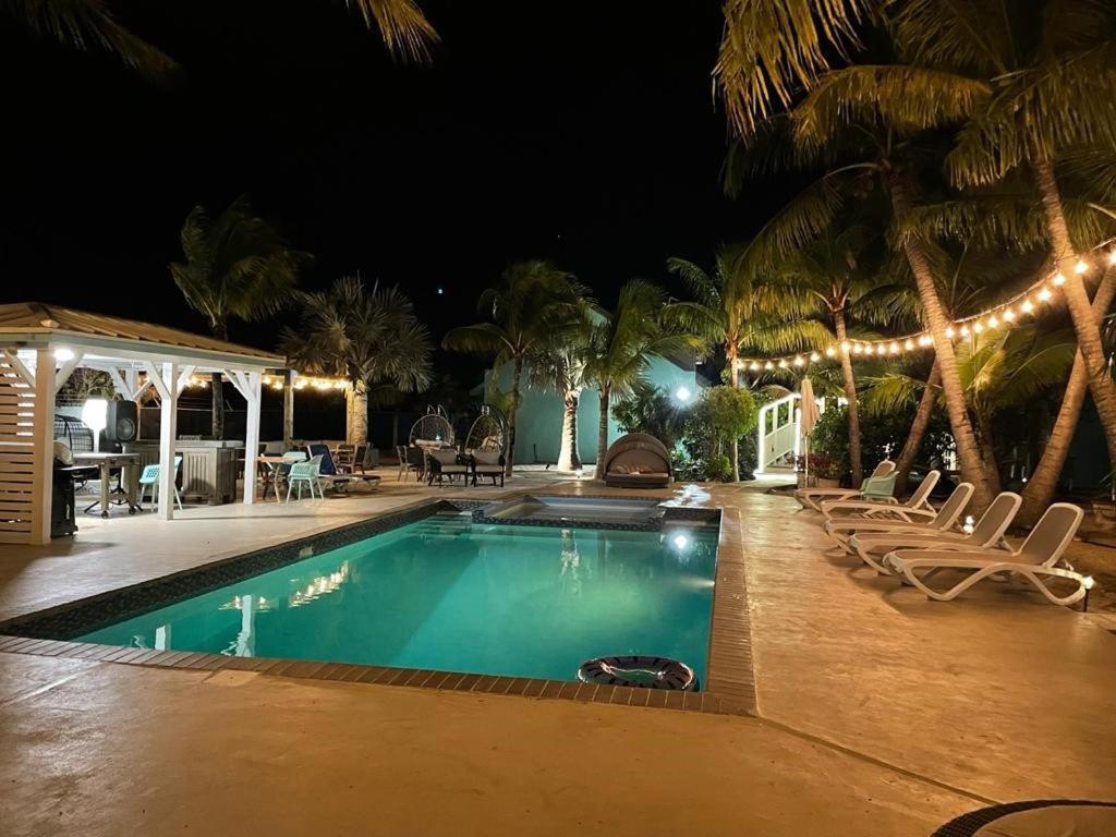Island Club Turks & Grace Bay Place Buitenkant foto