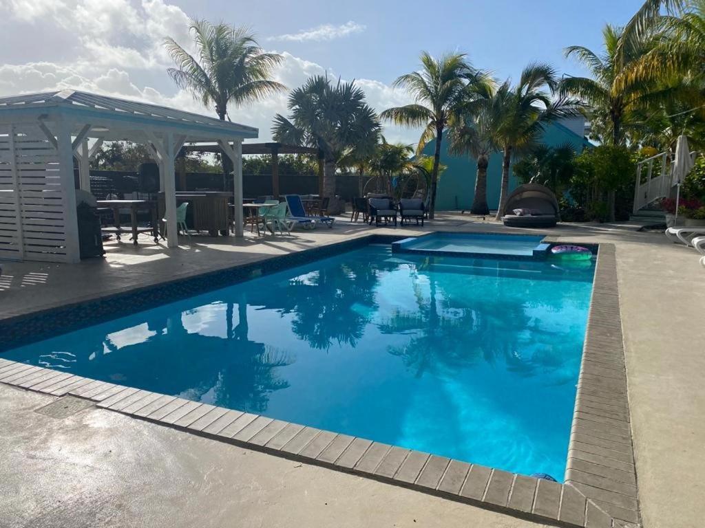 Island Club Turks & Grace Bay Place Buitenkant foto