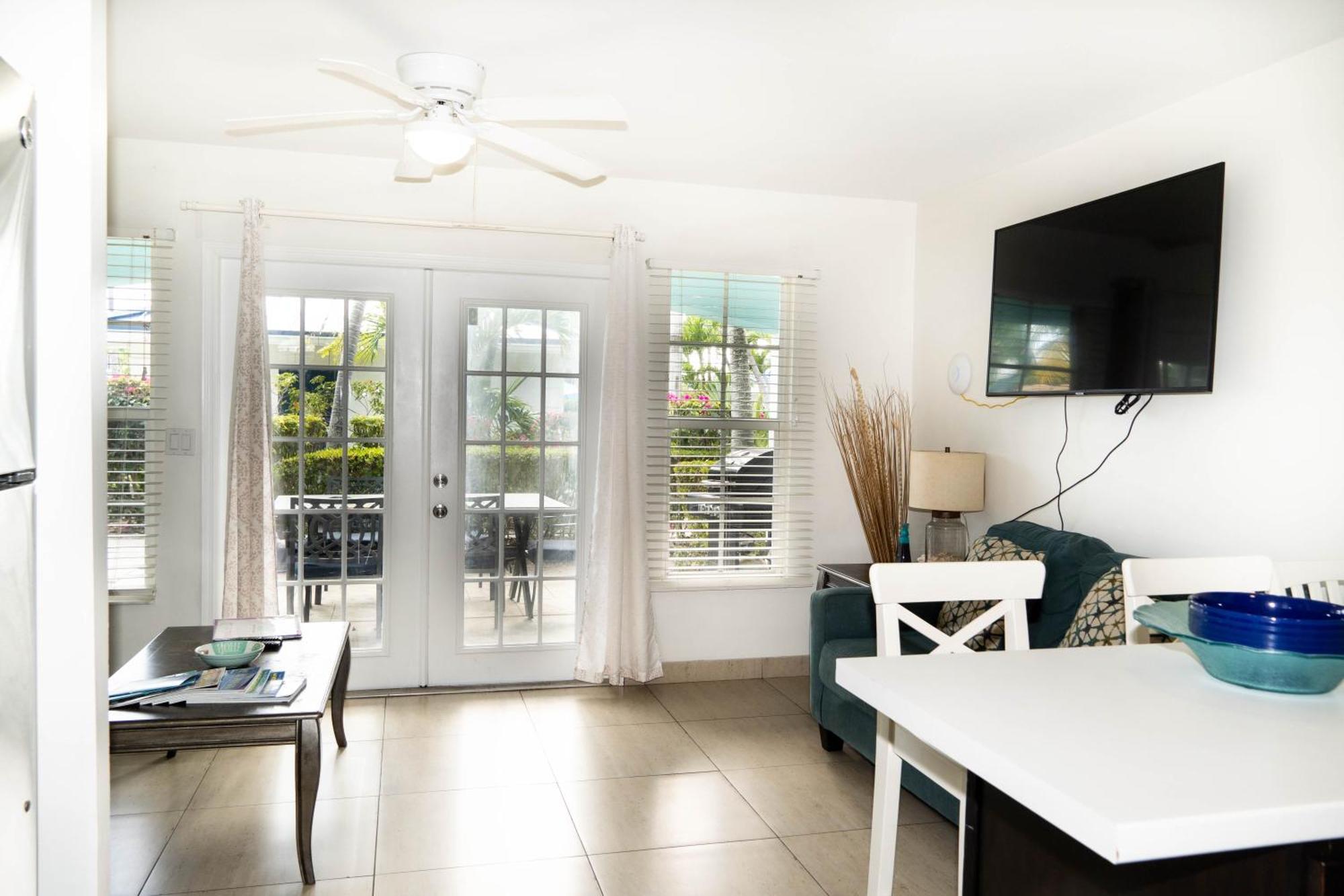 Island Club Turks & Grace Bay Place Buitenkant foto